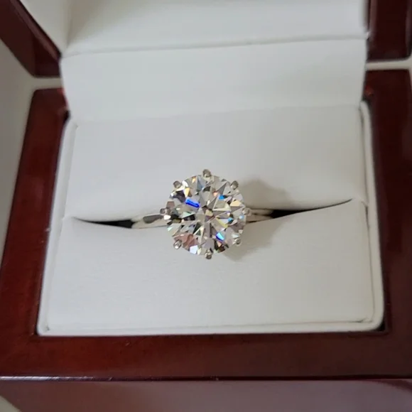 New 4ct Certified Moissanite Engagement Ring, size 7 - Picture 2 of 9